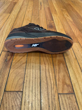 Load image into Gallery viewer, New Balance Andrew Reynolds 933 shoes in Brown/Black