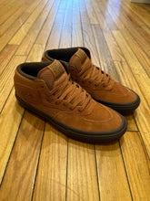 Load image into Gallery viewer, Vans Half Cab Brown/Black
