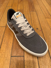 Load image into Gallery viewer, New Balance 272 shoes in Grey/Black