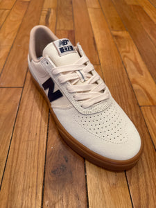 New Balance 272 shoes in White Black