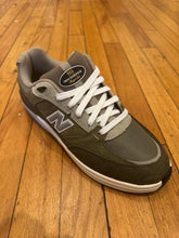 Load image into Gallery viewer, New Balance Andrew Reynolds 933 shoes in Olive