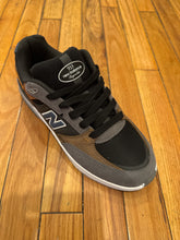 Load image into Gallery viewer, New Balance Andrew Reynolds 933 shoes in Grey/Blue
