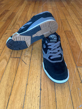 Load image into Gallery viewer, New Balance 770 Black/Grey