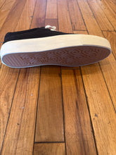 Load image into Gallery viewer, Last Resort VM001 Low Suede Shoes in Black/White