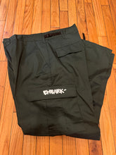 Load image into Gallery viewer, Embark Cargo Pant Dark Green