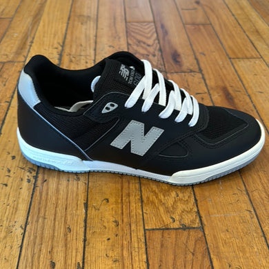 New Balance Tom Knox 600 shoes in Black/Grey