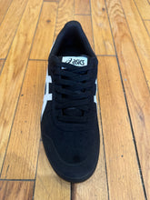 Load image into Gallery viewer, ASICS Japan Pro shoes in Black/White