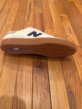 Load image into Gallery viewer, New Balance 272 shoes in White Black