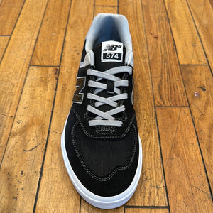 New Balance 574 Vulc shoes in Black/Grey
