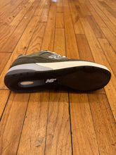Load image into Gallery viewer, New Balance Andrew Reynolds 933 shoes in Olive
