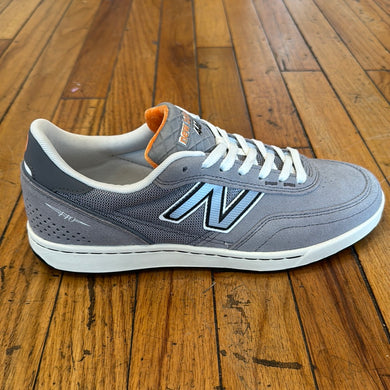 New Balance x Vu 440 shoes in Grey/Orange